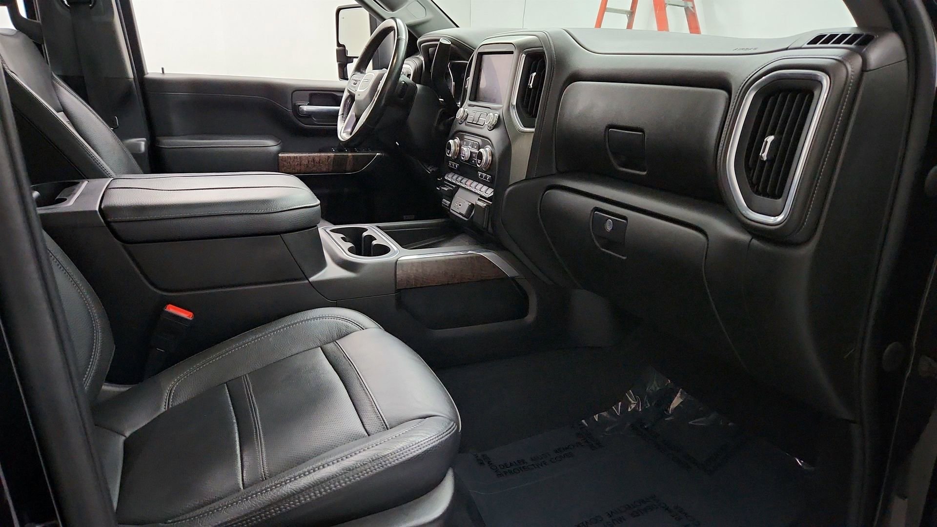 Used 2023 GMC Sierra 2500 Denali w/ Denali Ultimate Package AWD/4WD image 21