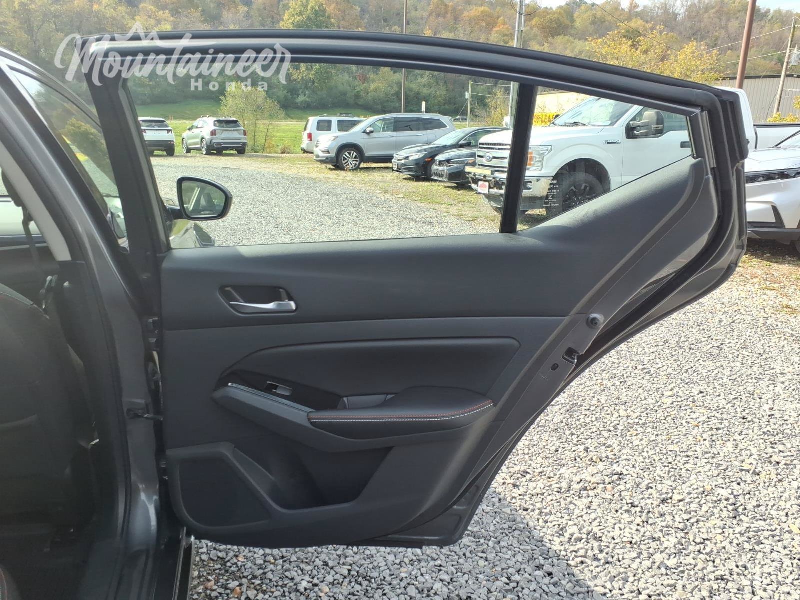 Used 2025 Nissan Altima 2.5 SR w/ SR Premium Package AWD/4WD image 19