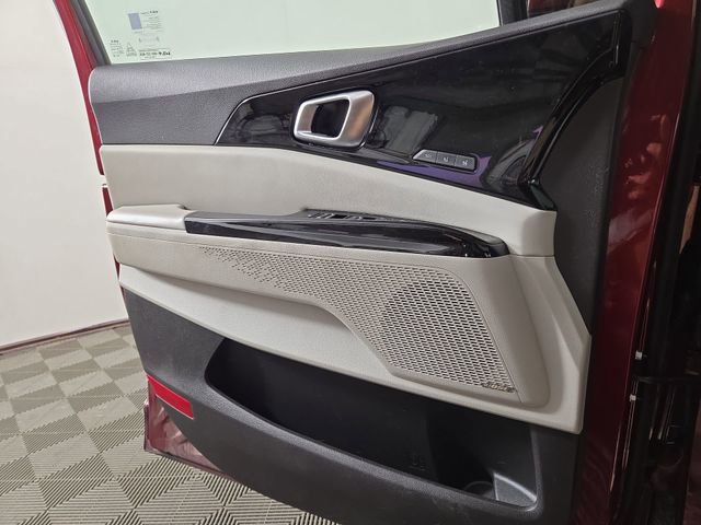 Used 2023 Kia Carnival SX Prestige FWD image 29