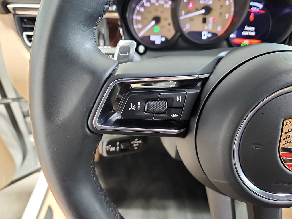 Certified 2025 Porsche Macan GTS AWD/4WD image 22