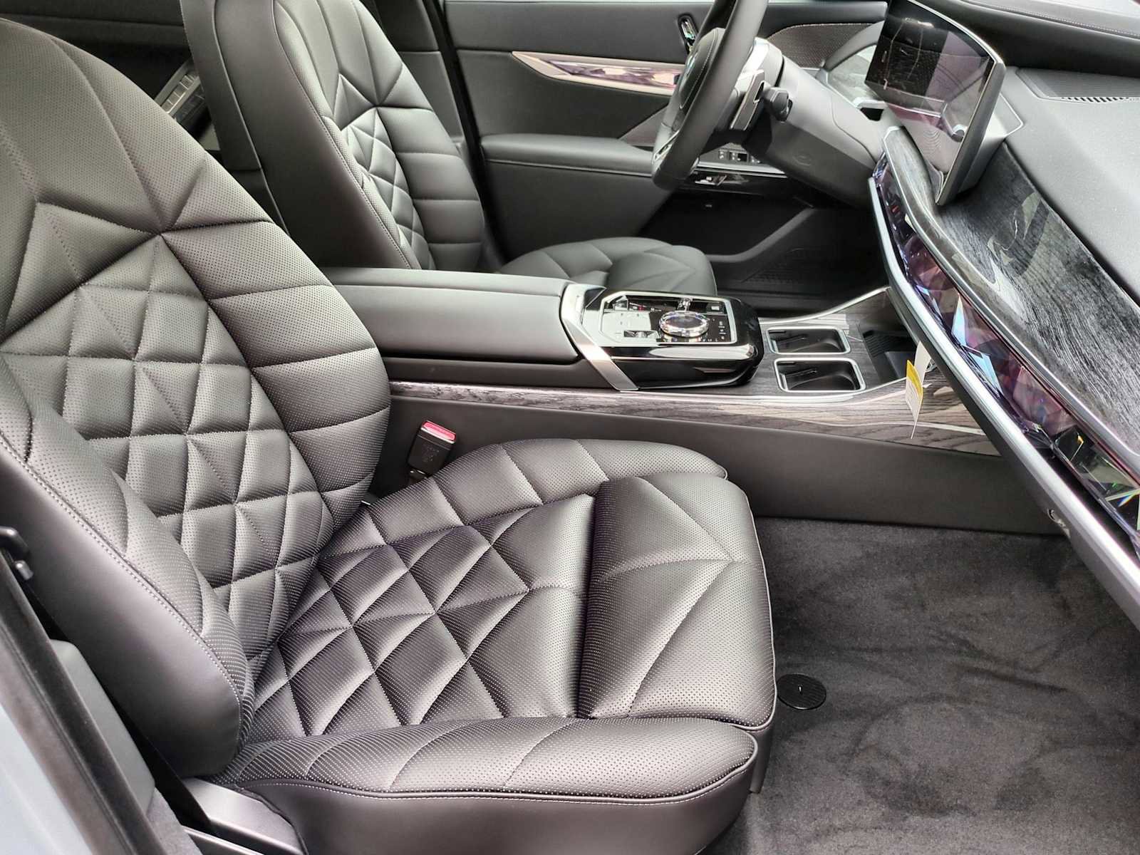 New 2025 BMW 740i xDrive 740i xDrive image 24