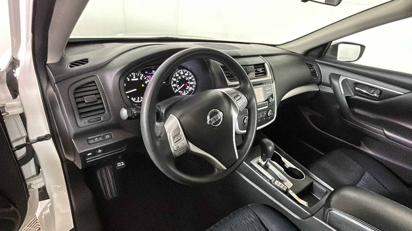 Used 2016 Nissan Altima 2.5 S w/ Power Driver Seat Package FWD image 17
