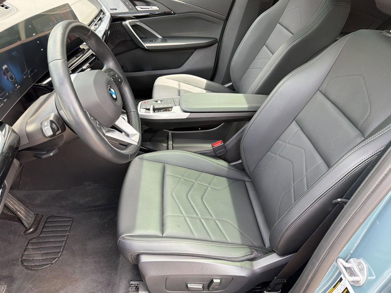 Used 2025 BMW X2 xDrive28i w/ Premium Package AWD/4WD image 5