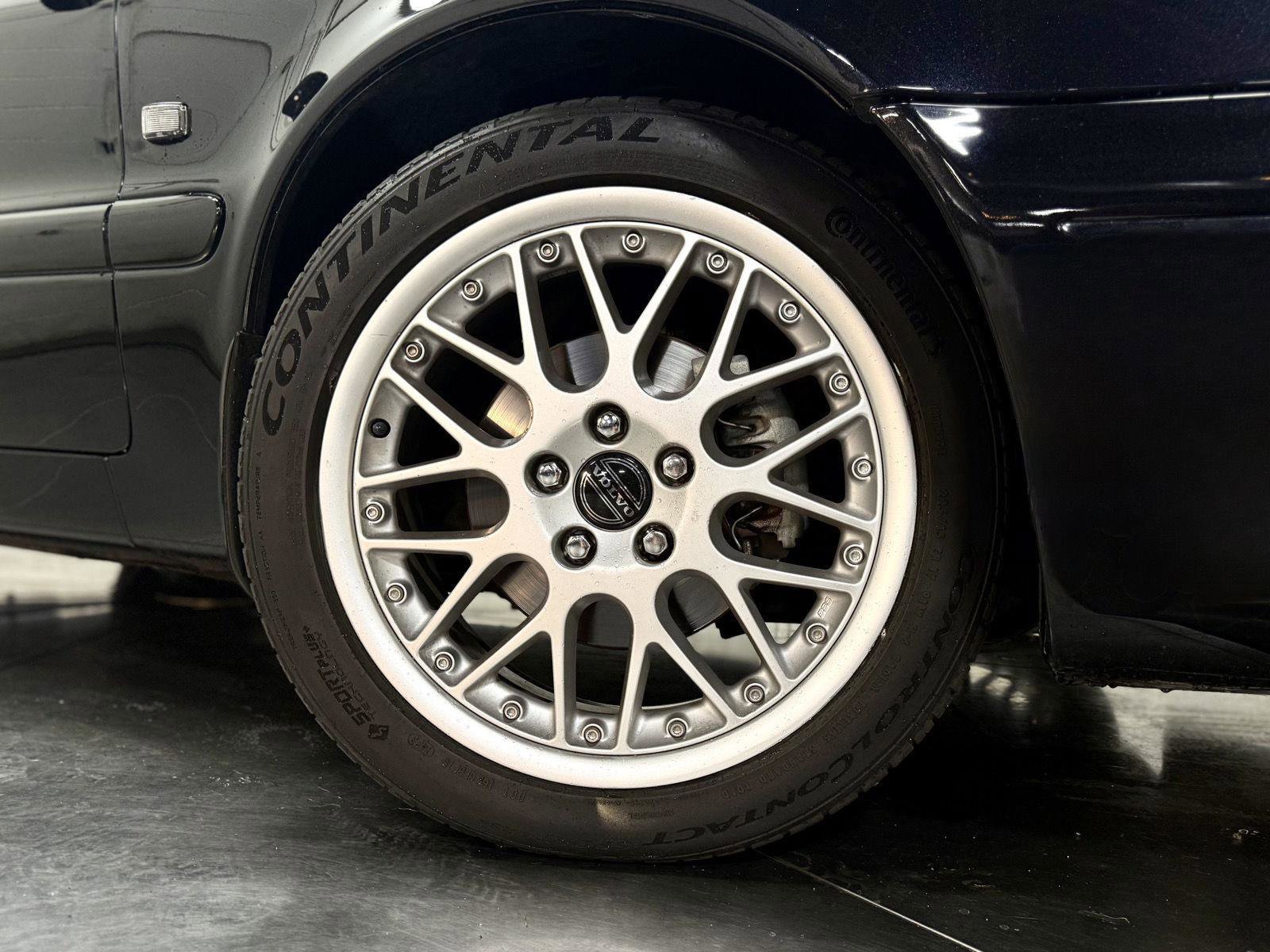 Used 2004 Volvo C70 HT FWD image 10