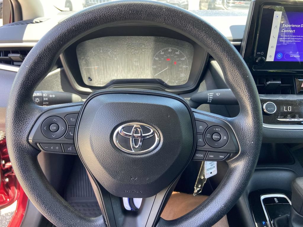 Used 2025 Toyota Corolla LE FWD image 33