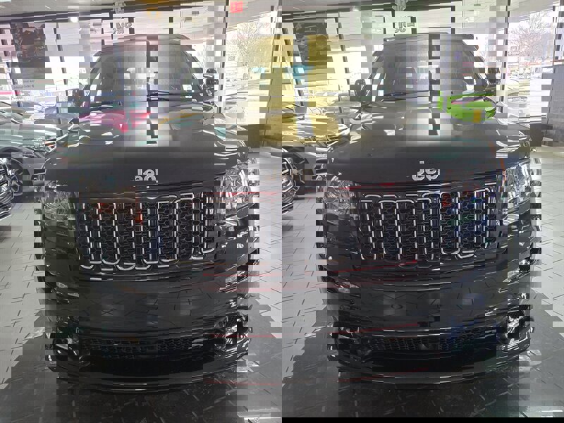 Used 2012 Jeep Grand Cherokee SRT8 w/ Luxury Group II image 2