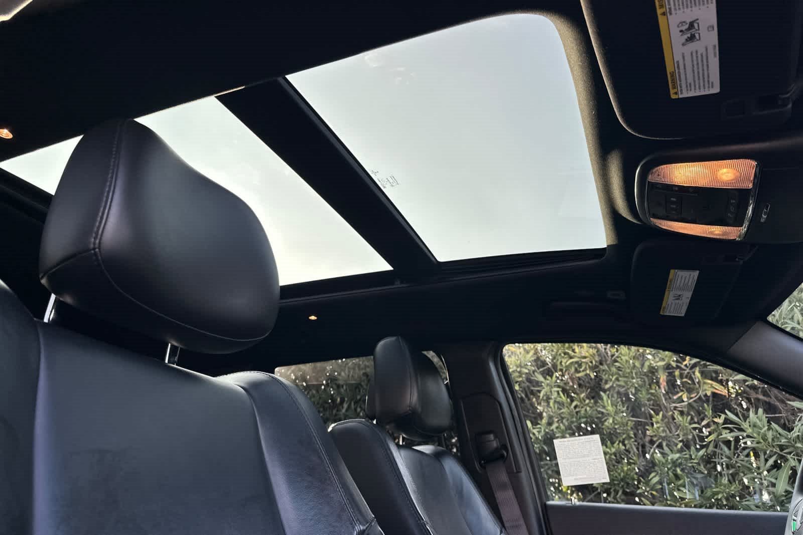 Used 2019 Jeep Grand Cherokee Limited w/ Luxury Group II image 17