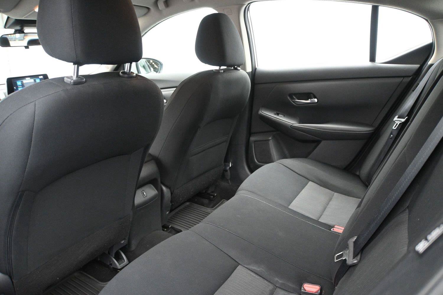 Used 2022 Nissan Sentra SV FWD image 9