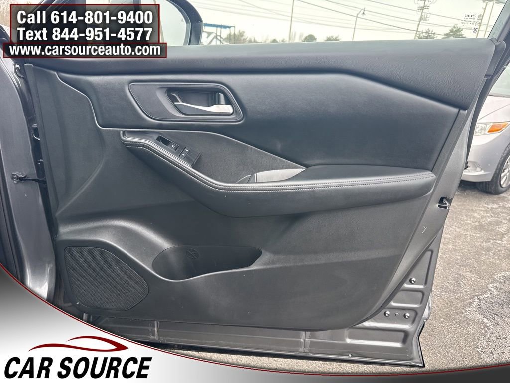 Used 2024 Nissan Rogue SV image 34