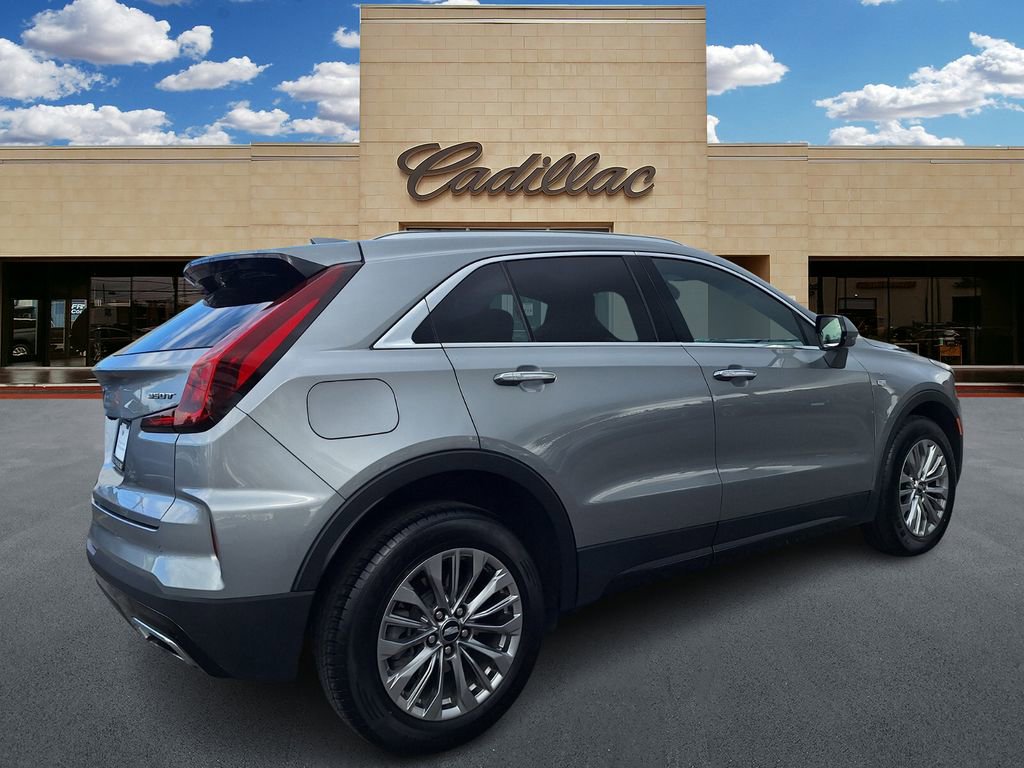 Used 2024 Cadillac XT4 Premium Luxury image 3