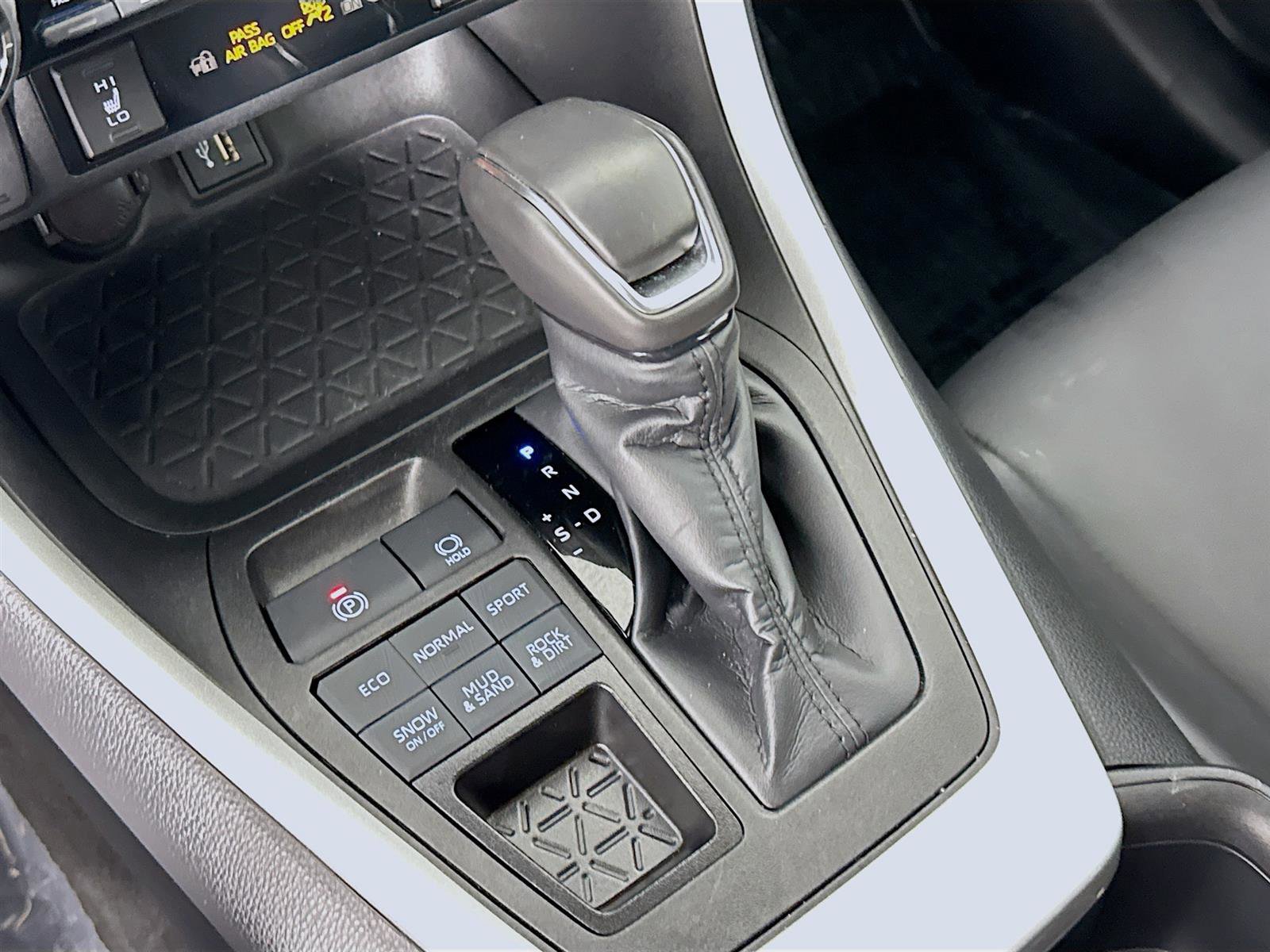 Used 2024 Toyota RAV4 XLE Premium image 19