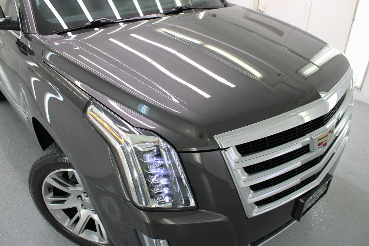 Used 2018 Cadillac Escalade Premium Luxury image 18