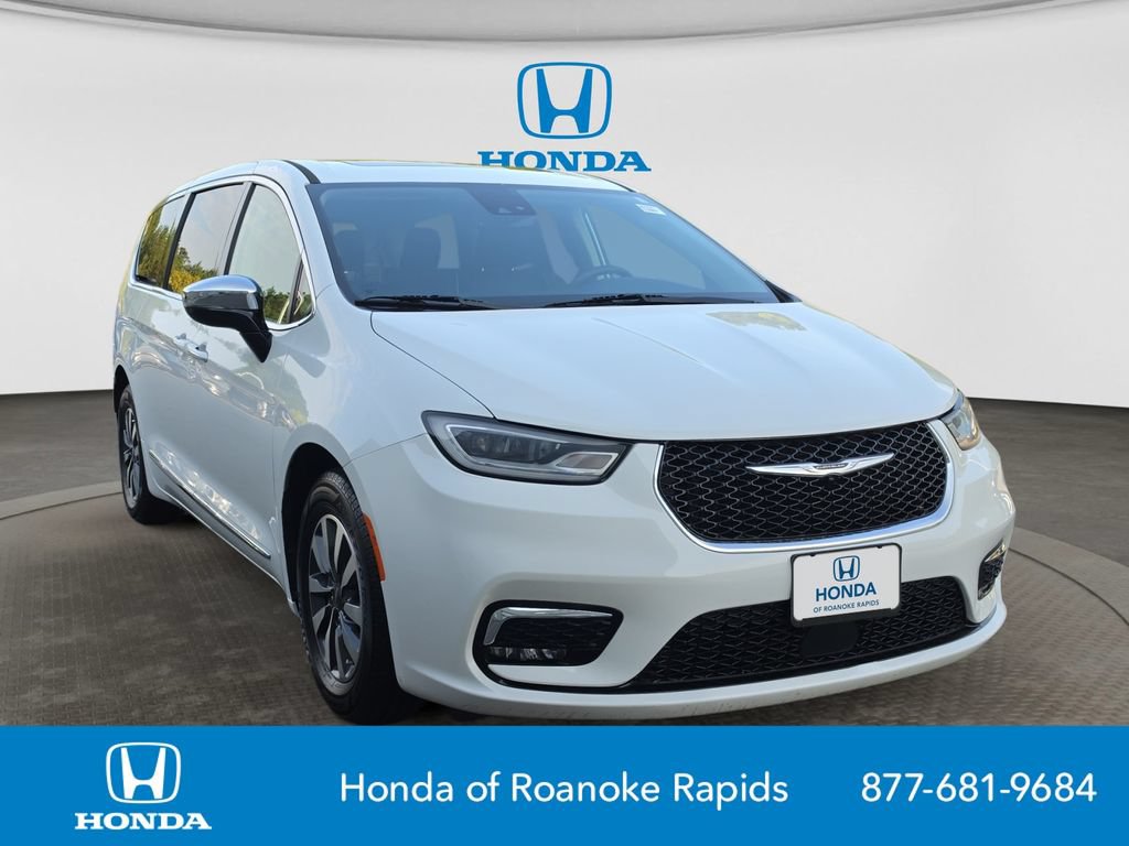 Used 2023 Chrysler Pacifica Limited FWD image 7