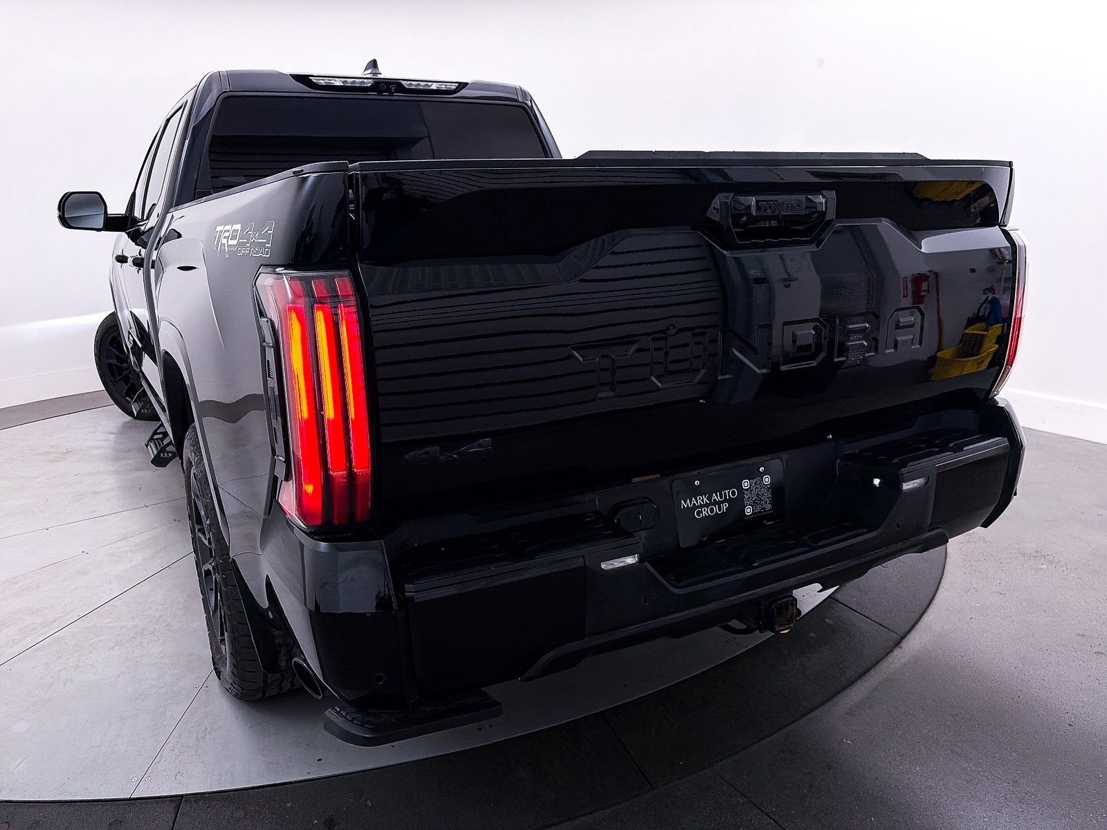 Used 2024 Toyota Tundra Platinum w/ TRD Off-Road Package image 4