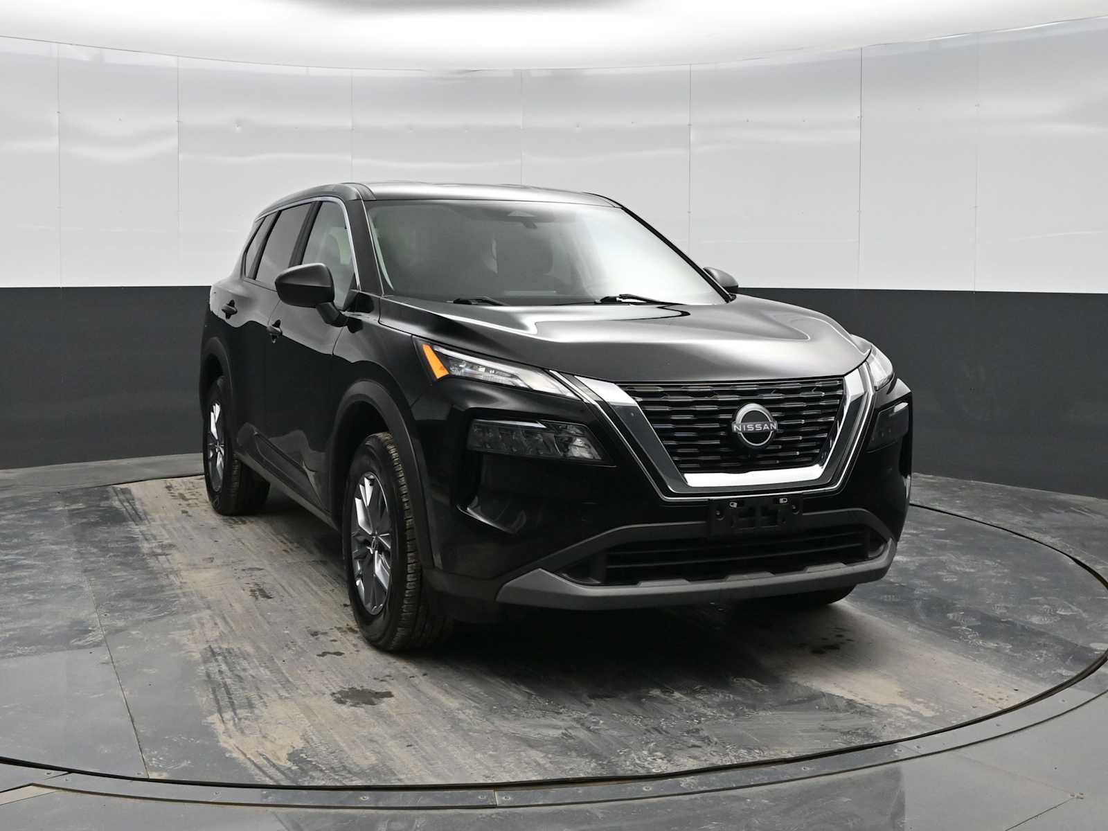 Used 2023 Nissan Rogue S video 2