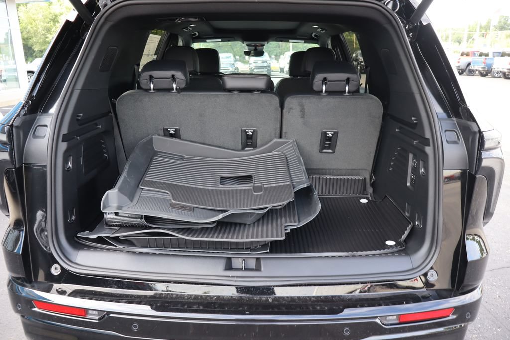 New 2026 Chevrolet Traverse High Country w/ LPO, Floor Liner Package AWD/4WD image 26