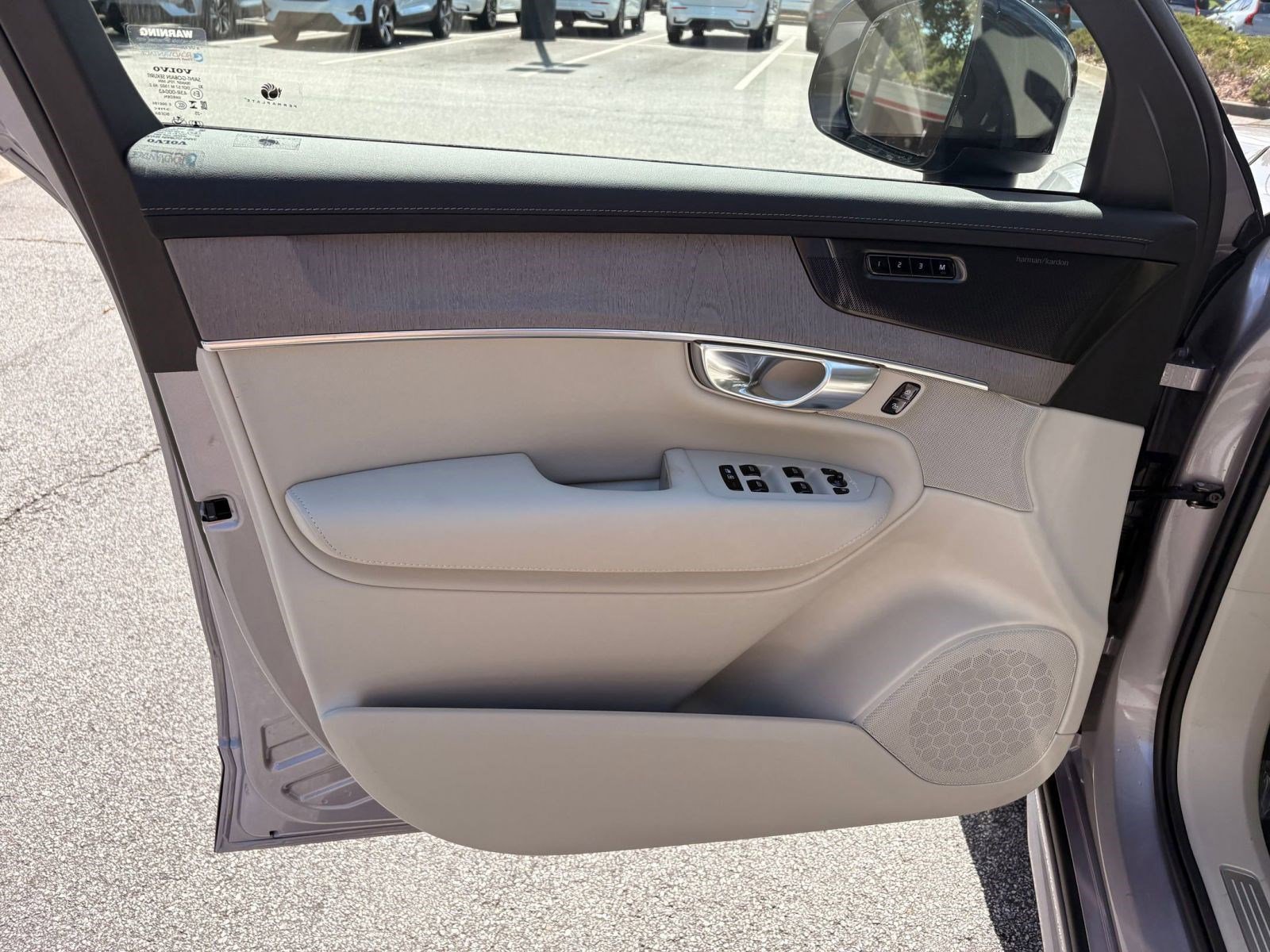 New 2026 Volvo XC90 B6 Ultra w/ Protection Package image 12