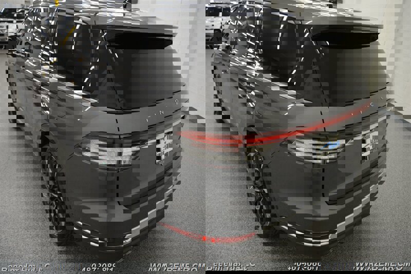 Used 2023 Lincoln Aviator Reserve w/ Equipment Group 201A image 11