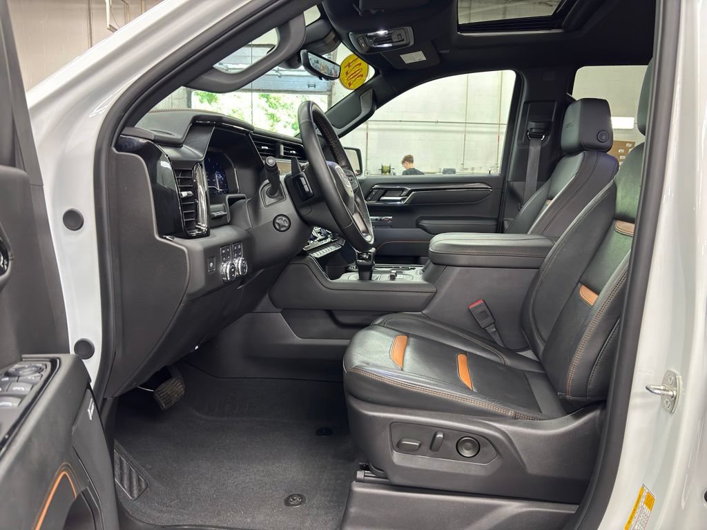 Used 2024 GMC Sierra 1500 AT4 w/ Technology Package AWD/4WD image 16