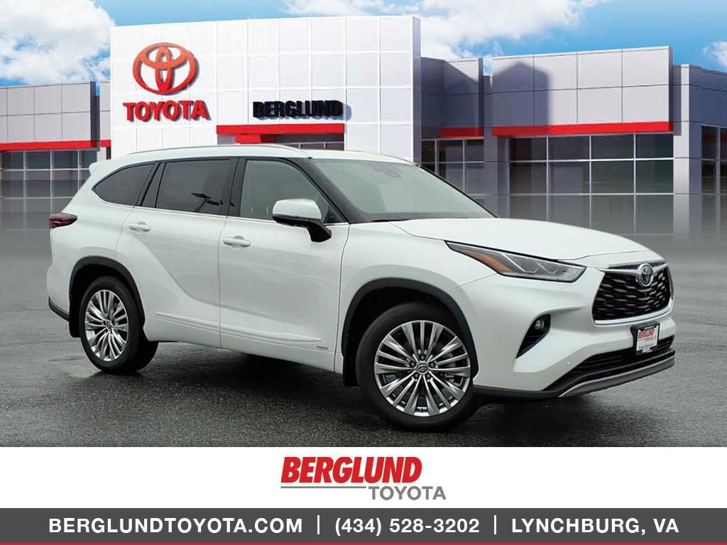 New 2025 Toyota Highlander Platinum