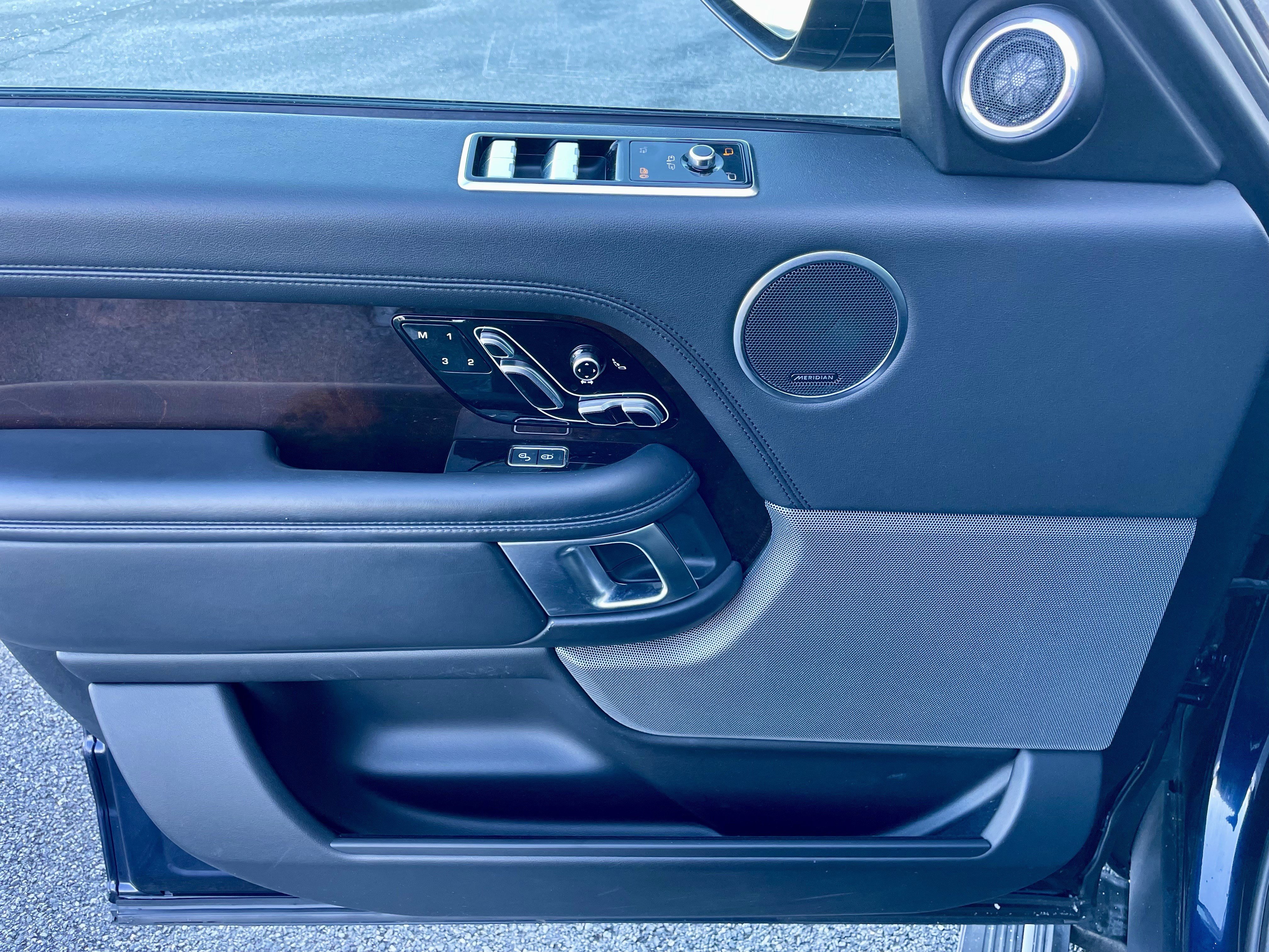 Used 2020 Land Rover Range Rover Long Wheelbase HSE image 12