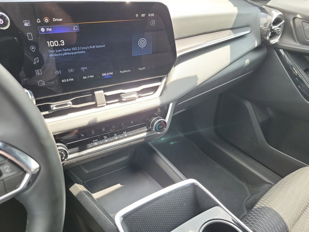 Used 2025 Chevrolet Equinox LT FWD image 28