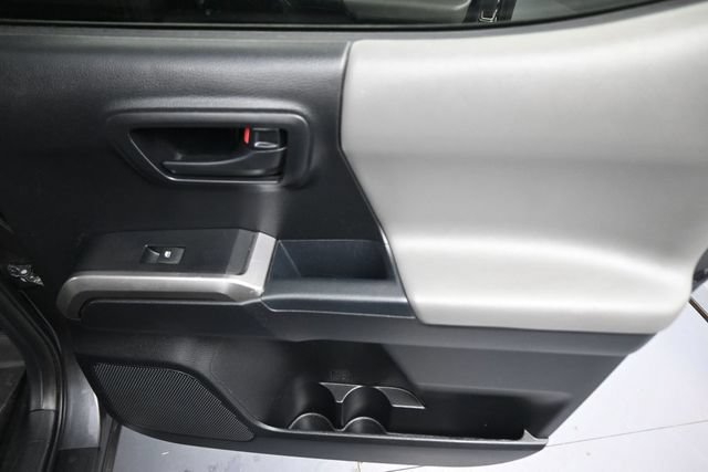 Used 2018 Toyota Tacoma SR5 RWD image 15