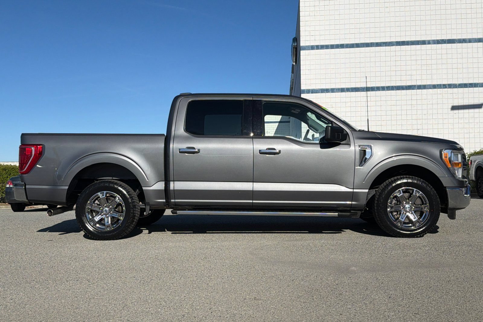 Used 2023 Ford F150 XLT w/ Equipment Group 301A Mid RWD image 3