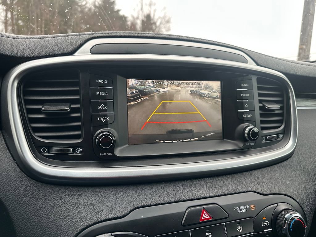 Used 2019 Kia Sorento LX image 10