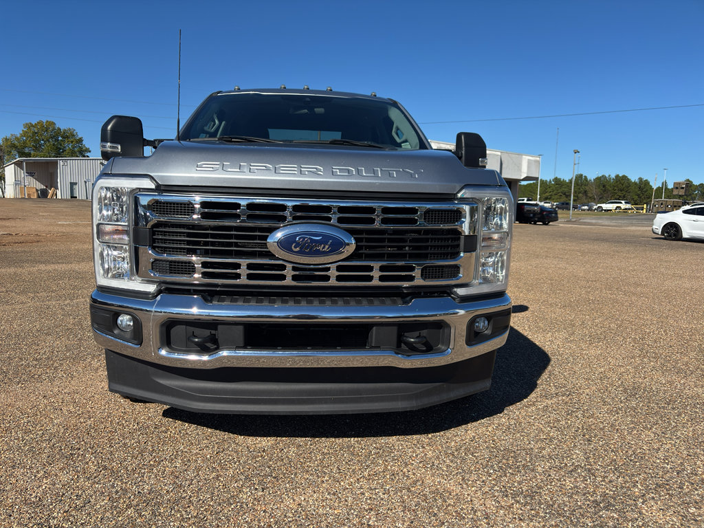 Used 2024 Ford F350 XLT image 8