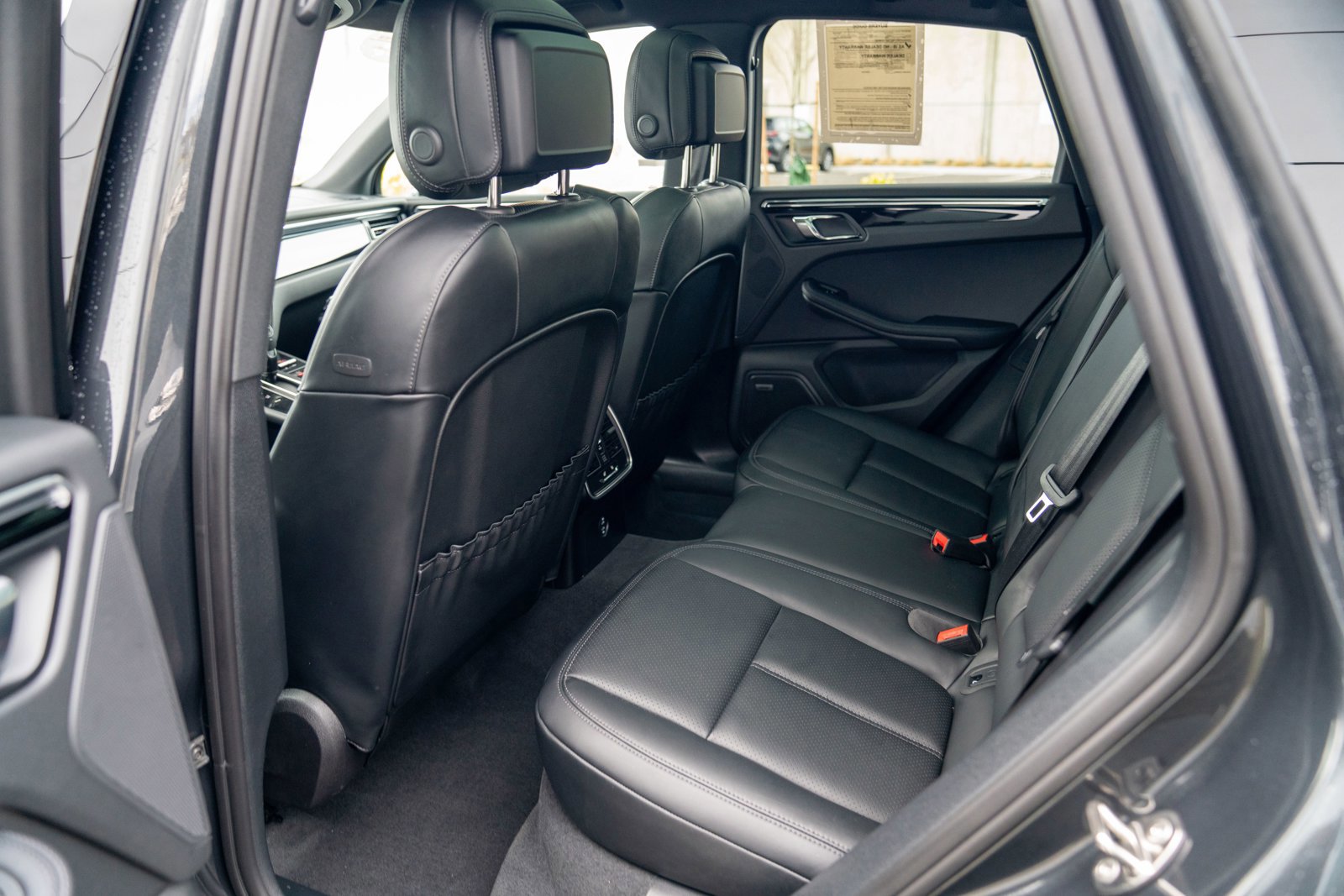 Certified 2025 Porsche Macan image 23