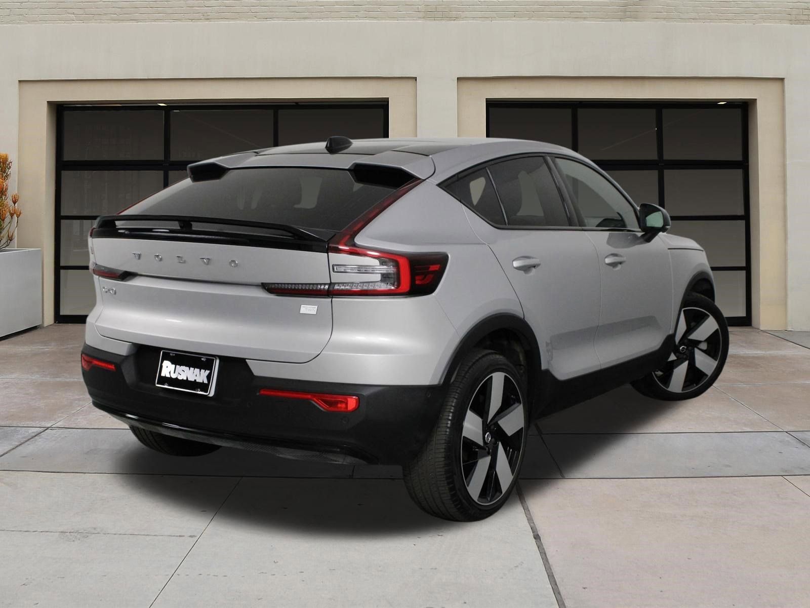 Used 2023 Volvo C40 P8 Recharge Ultimate image 4