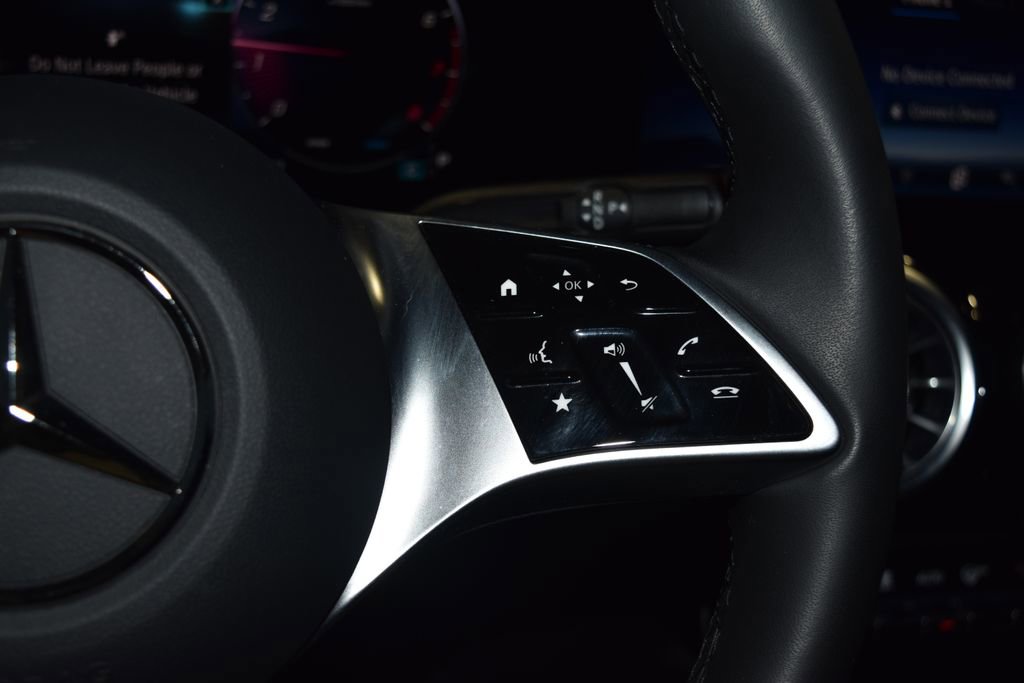 Certified 2025 Mercedes-Benz GLA 250 4MATIC image 10