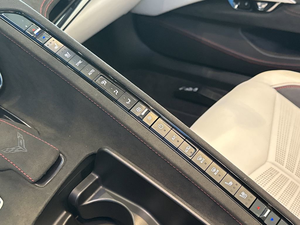Used 2023 Chevrolet Corvette Stingray Premium Conv w/ Z51 Performance Package image 25