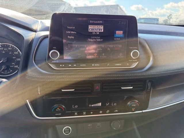 Used 2023 Nissan Rogue SV image 18