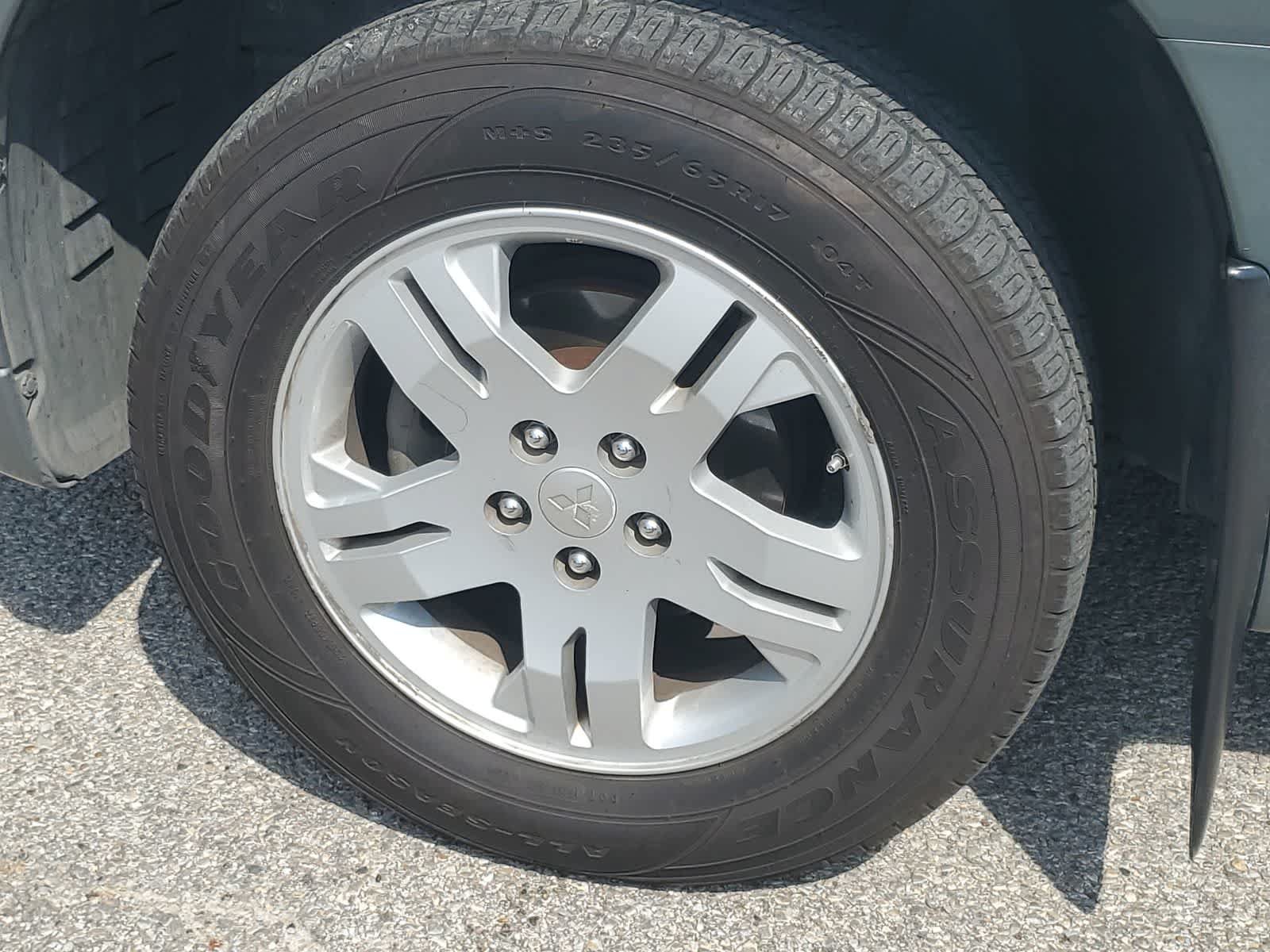 Used 2008 Mitsubishi Endeavor LS FWD image 12