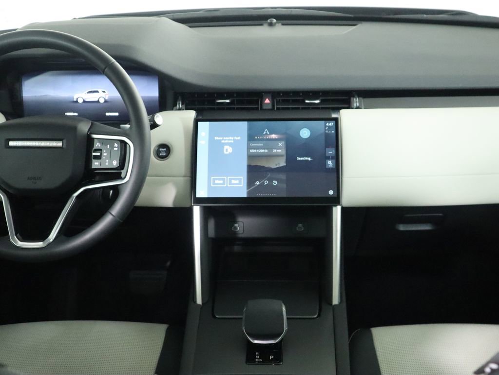 Used 2025 Land Rover Discovery Sport S image 12