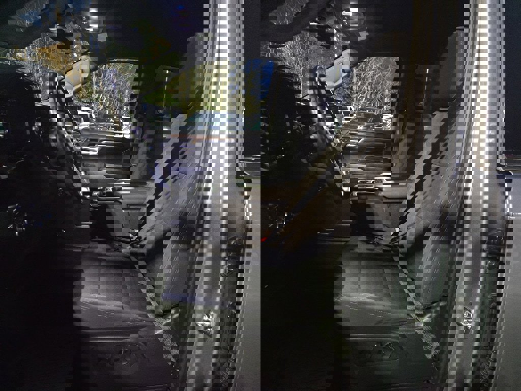 Used 2024 GMC Sierra 1500 Elevation image 17