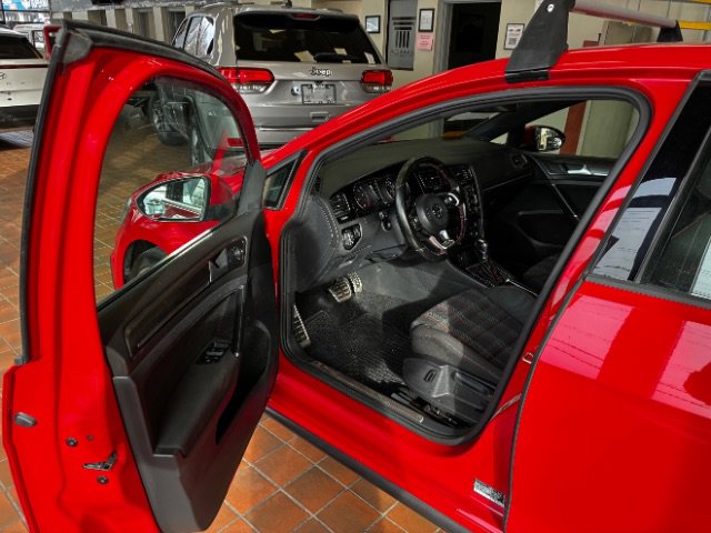Used 2018 Volkswagen GTI S FWD image 16