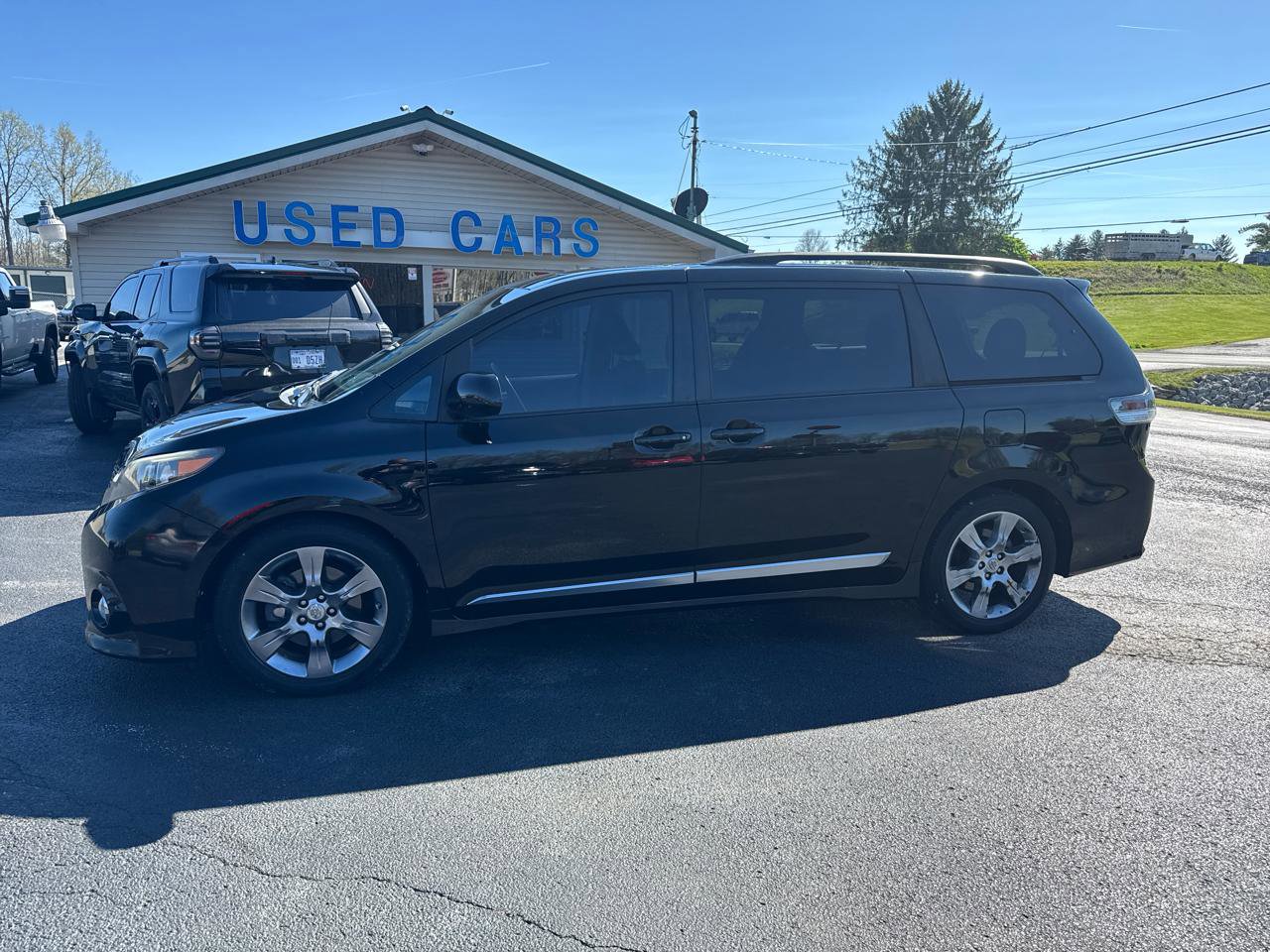 Used 2012 Toyota Sienna SE image 3