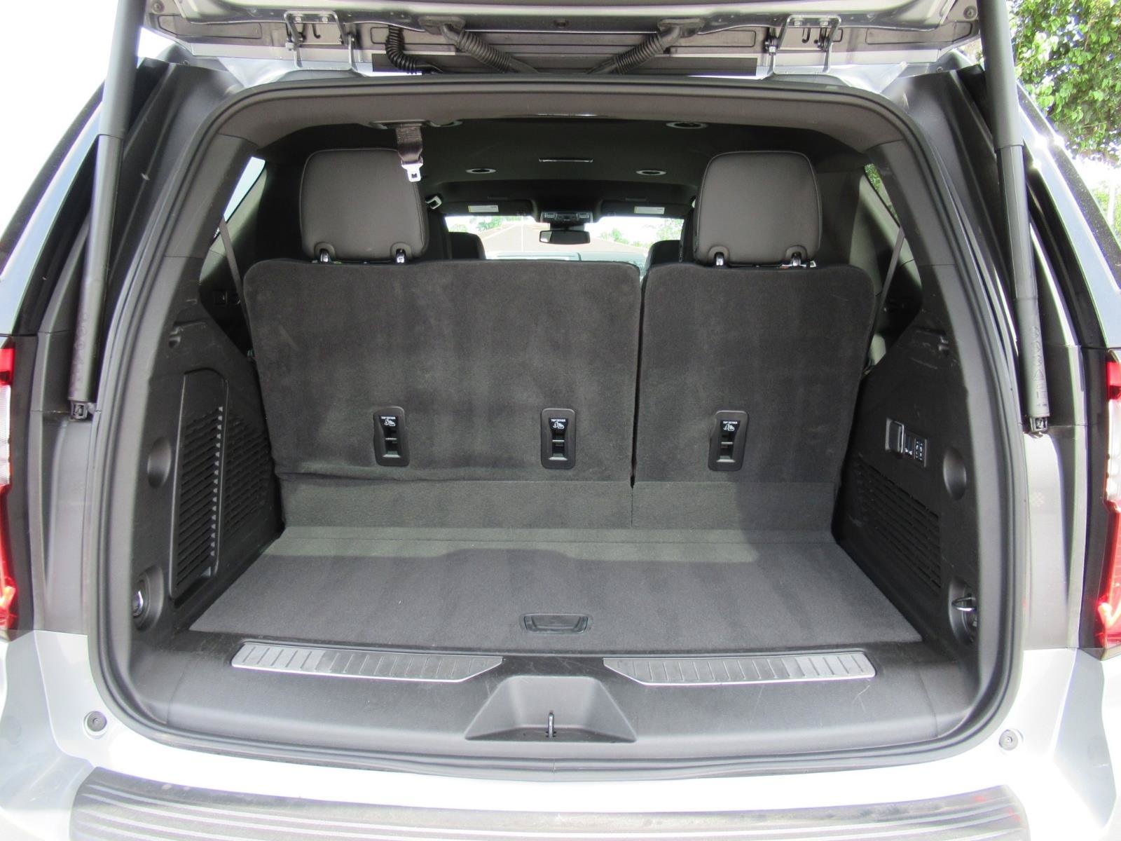 Used 2025 GMC Yukon Denali AWD/4WD image 36