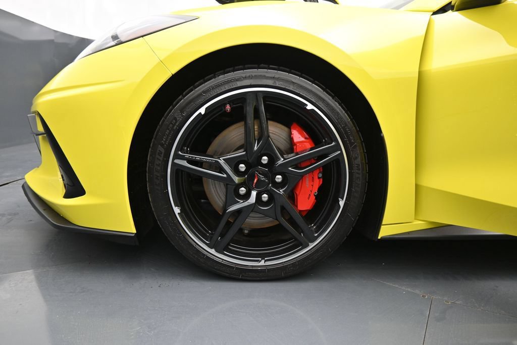 Used 2021 Chevrolet Corvette Stingray Premium Conv w/ Z51 Performance Package RWD image 30