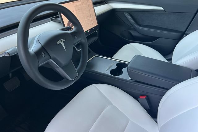 Used 2023 Tesla Model 3 Standard Range RWD image 10