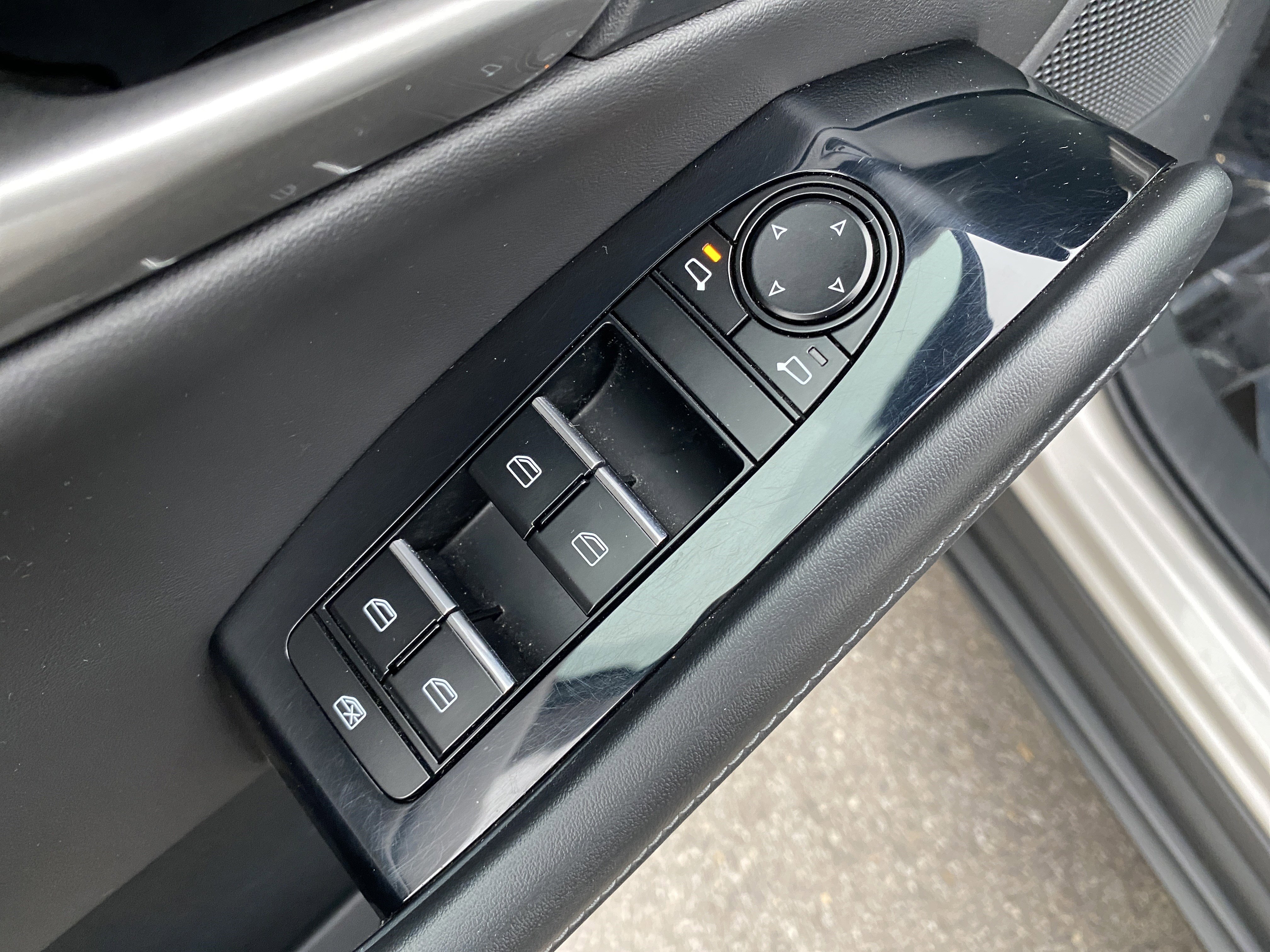 Used 2024 MAZDA CX-30 AWD 2.5 S w/ Select Sport Pkg image 18