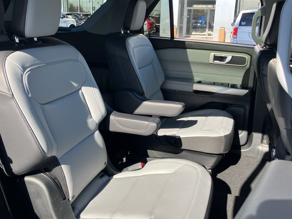 Certified 2021 Ford Explorer XLT w/ Equipment Group 202A image 35