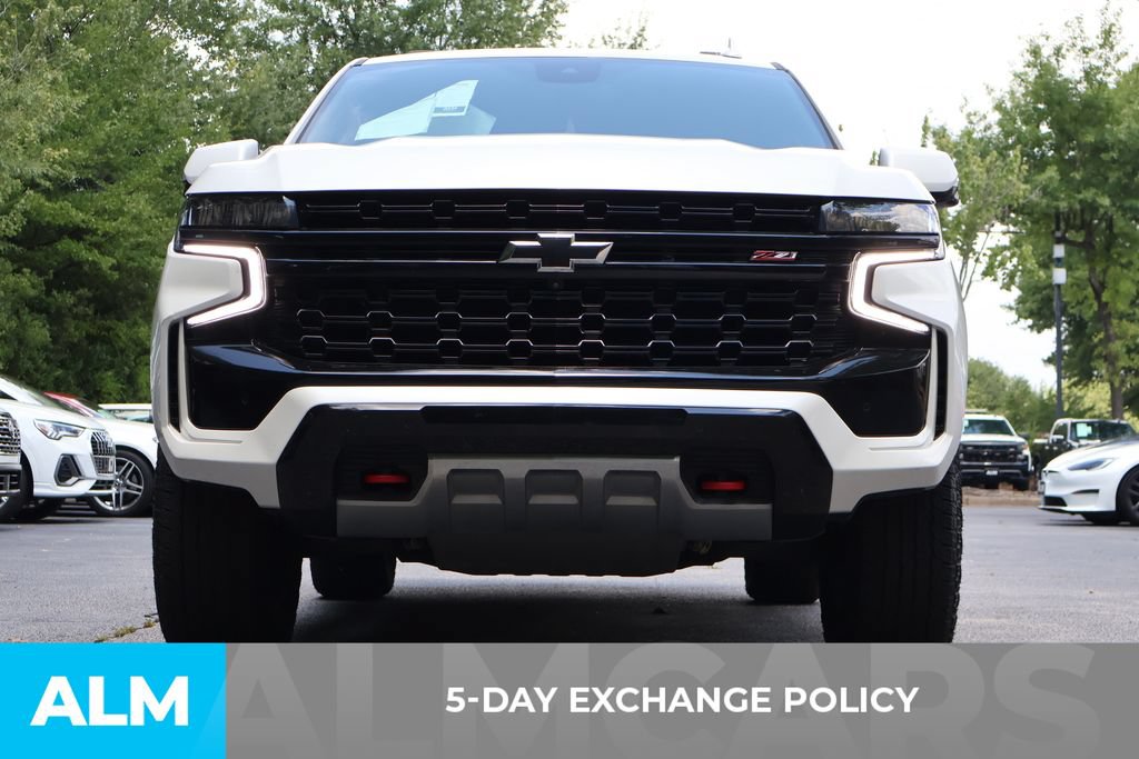Used 2023 Chevrolet Tahoe Z71 w/ Luxury Package AWD/4WD image 3