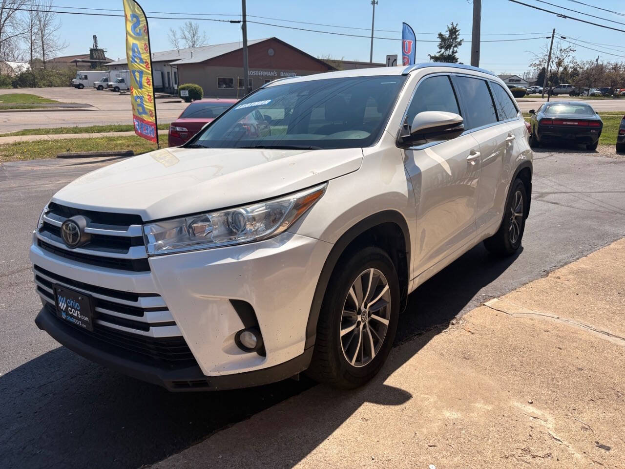 Used 2017 Toyota Highlander XLE AWD/4WD image 3