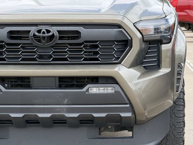 Used 2024 Toyota Tacoma TRD Sport AWD/4WD image 8