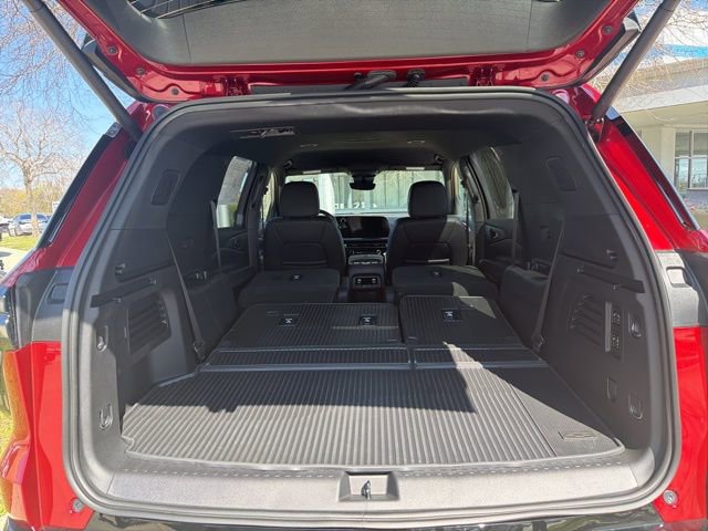 New 2026 Chevrolet Traverse RS w/ LPO, Floor Liner Package AWD/4WD image 14