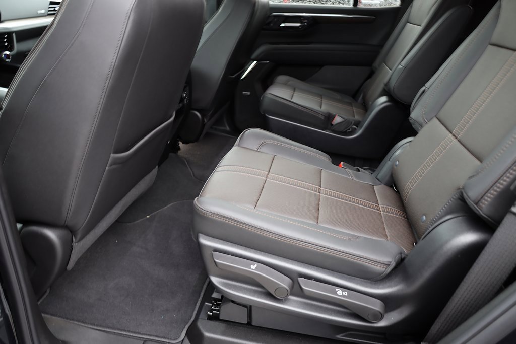 Used 2025 Chevrolet Tahoe High Country image 17